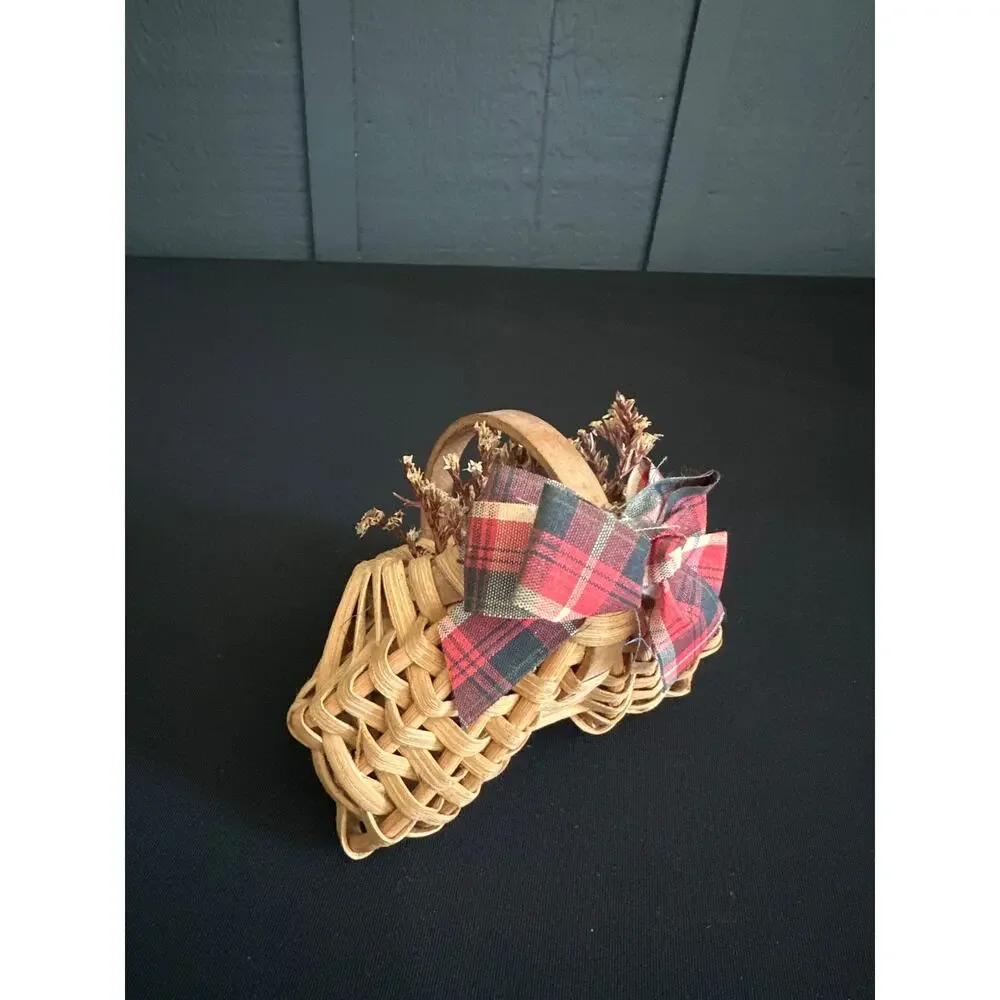 Vintage Mini Hand Woven Splint Gathering Primitive Buttocks Basket Miniature